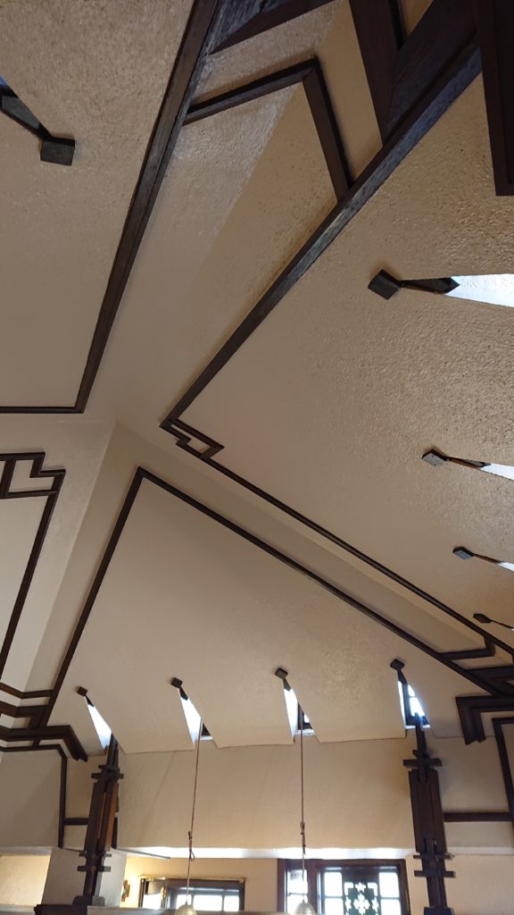 シンメトリーの天井２の画像